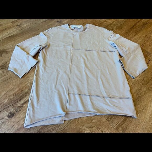 Nap beige/tan light crewneck sweatshirt. - Picture 3 of 3